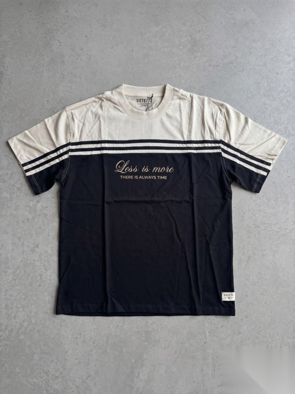 Remera Less is More